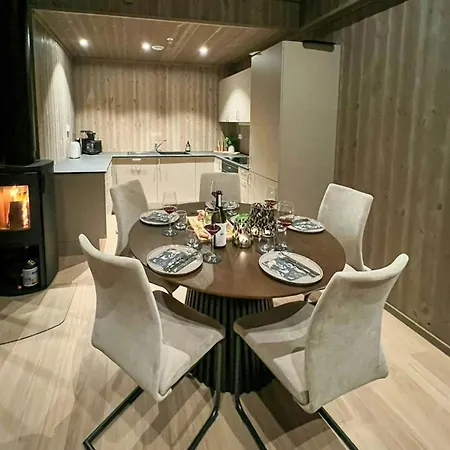 Modern In The Heart Of 호브던