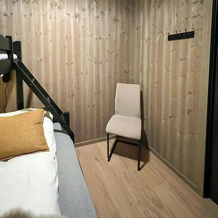 Modern In The Heart Of 아파트 호브던